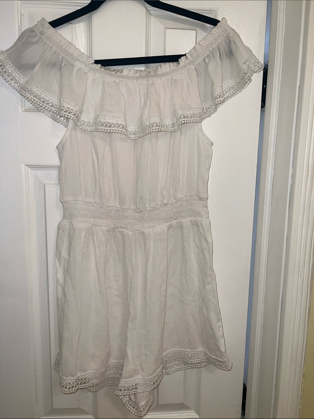 Women’s White Off-Shoulder Ruffle romper